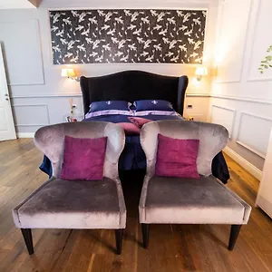 Relais San Lorenzo In Lucina Pensión Roma